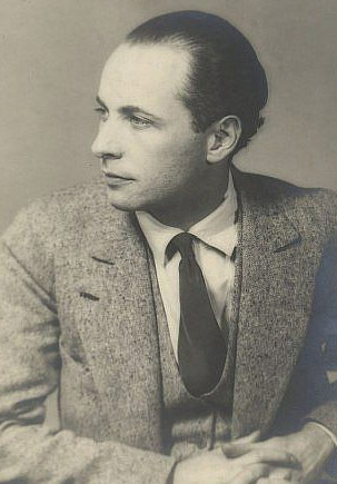 Louis Aragon - Portrait